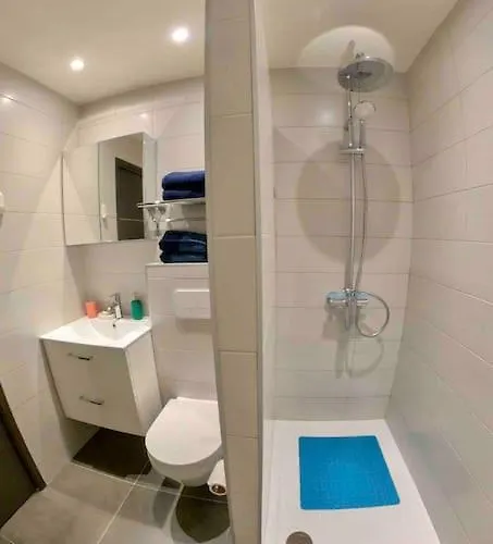 Centre A 2 Pas De La Vieille Ville, Plages Apartment *