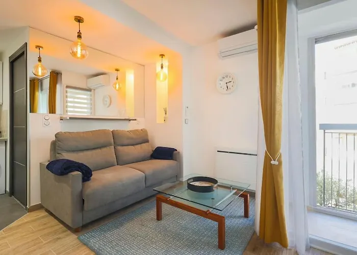 Centre A 2 Pas De La Vieille Ville, Plages Apartment